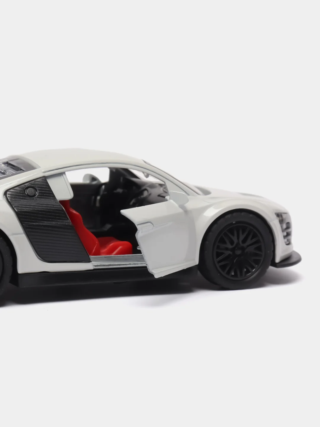 Белый металлическая коллекционная машинка Audi R8