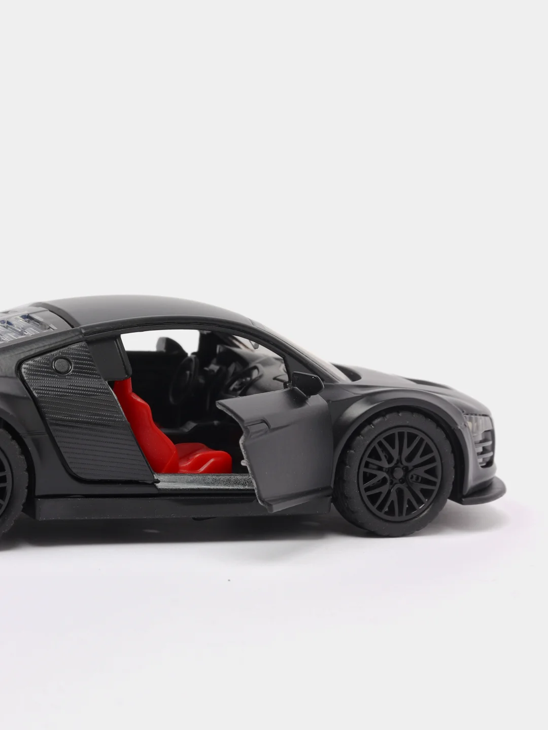 Черный металлическая коллекционная машинка Audi R8