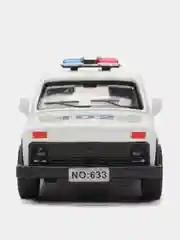 Белый металлическая  машинка Нива