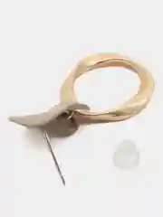 Бежевый серьги гвоздики