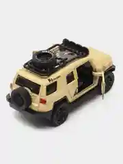 Бежевый металлическая коллекционная машинка Toyota FJ Cruiser