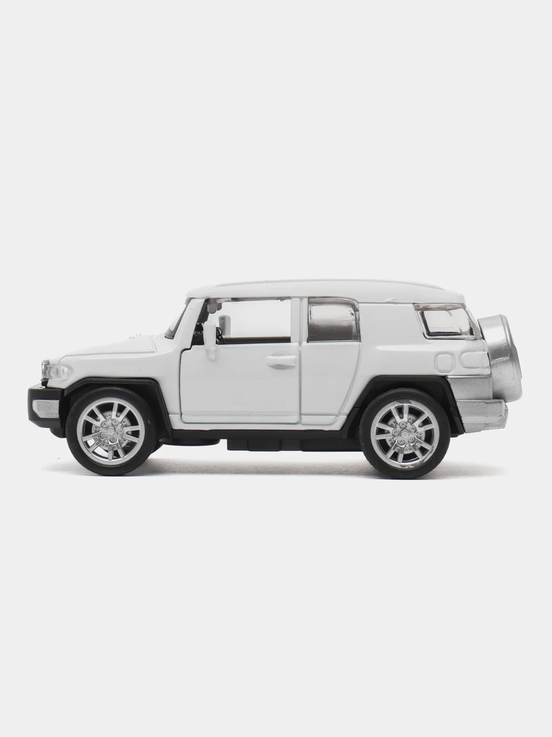 Белый металлическая коллекционная машинка Toyota FJ Cruiser