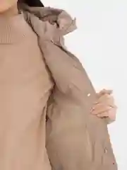 Жилет женский, с капюшоном