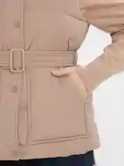 Жилет женский, с капюшоном