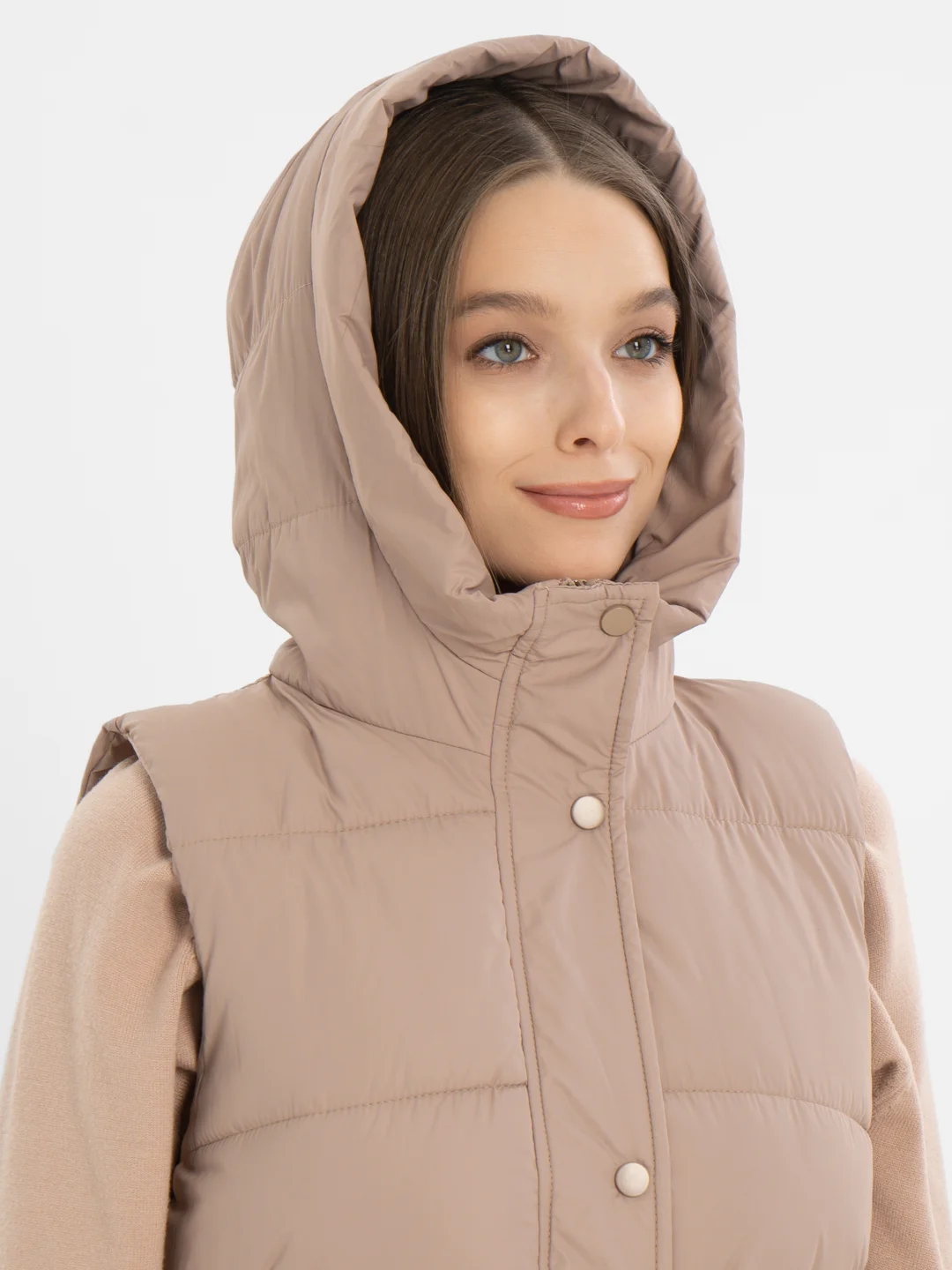 Жилет женский, с капюшоном