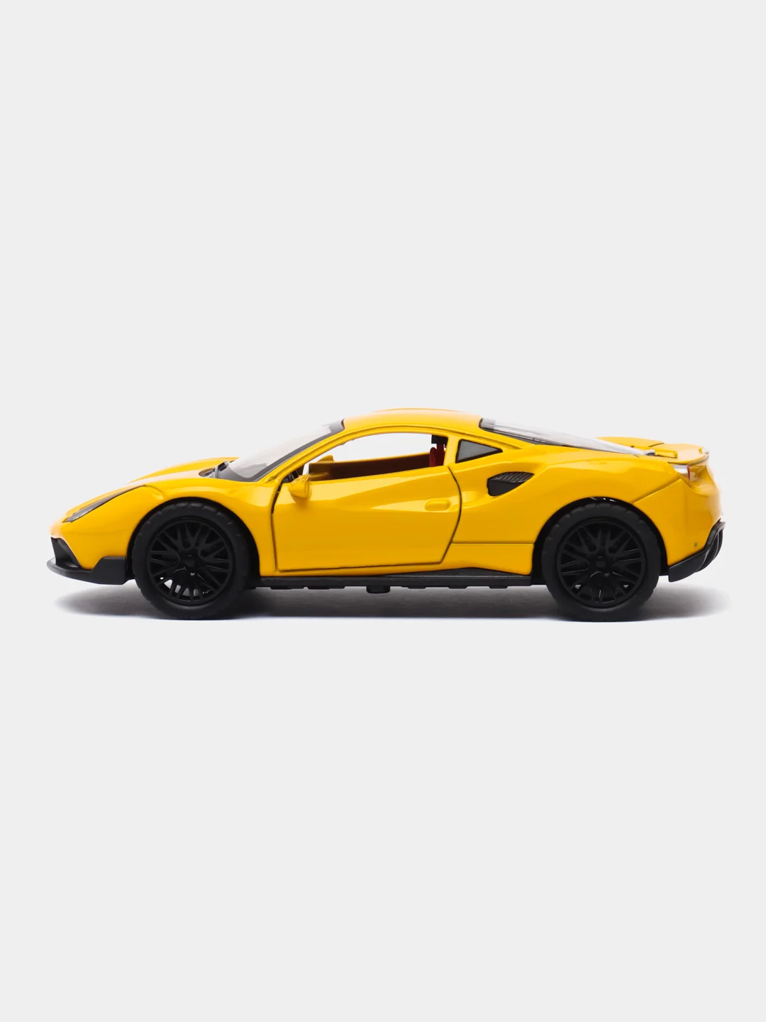 Желтый металлическая коллекционная машинка Ferrari 488 GTB