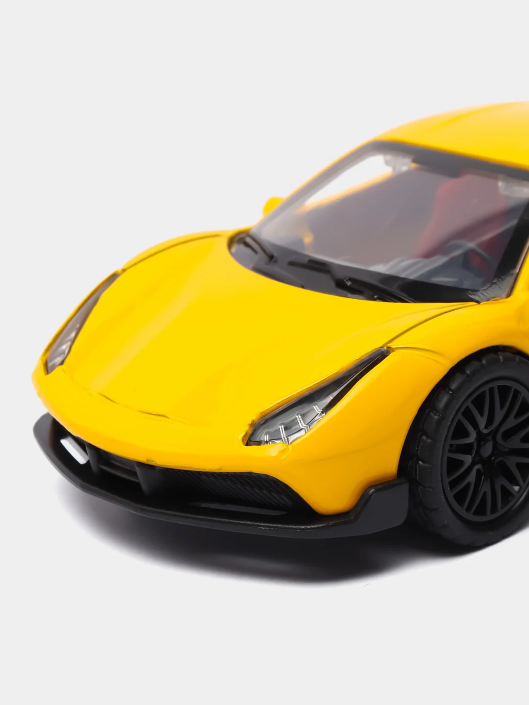 Желтый металлическая коллекционная машинка Ferrari 488 GTB