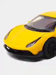 Желтый металлическая коллекционная машинка Ferrari 488 GTB