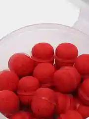Мини бойлы плавающие на резинке LION BAITS Клубничный джем 10х12мм 25шт