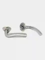 Серебряный ручка дверная VETTORE R07.026 SN/CP (сатин/хром) для входных и межкомнатных дверей