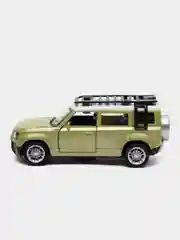 Зеленый металлическая коллекционная машинка Land Rover Defender