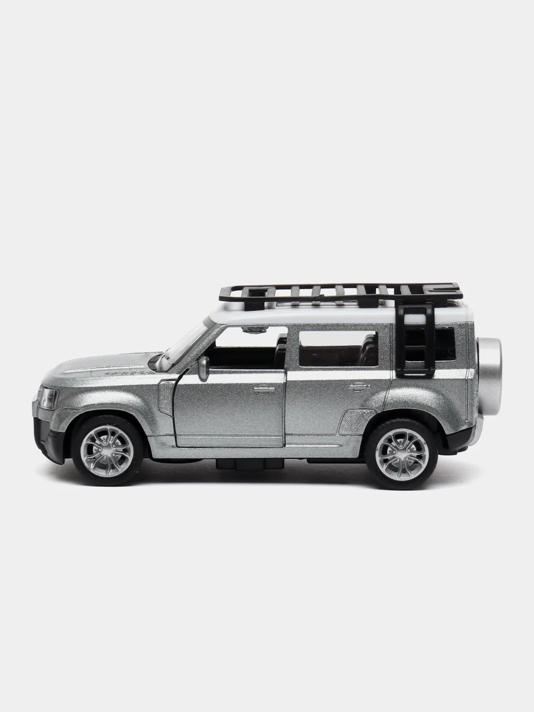 Серебряный металлическая коллекционная машинка Land Rover Defender