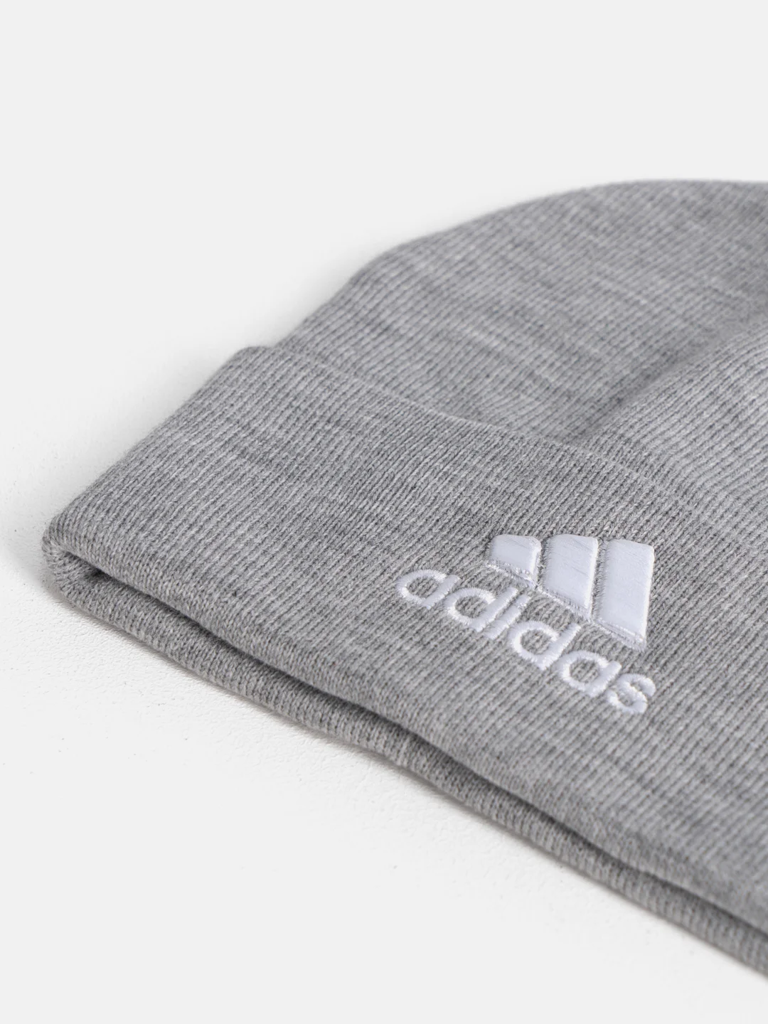 Серый металлик шапка мужская двухслойная трикотажная с нашивкой Адидас (Adidas)