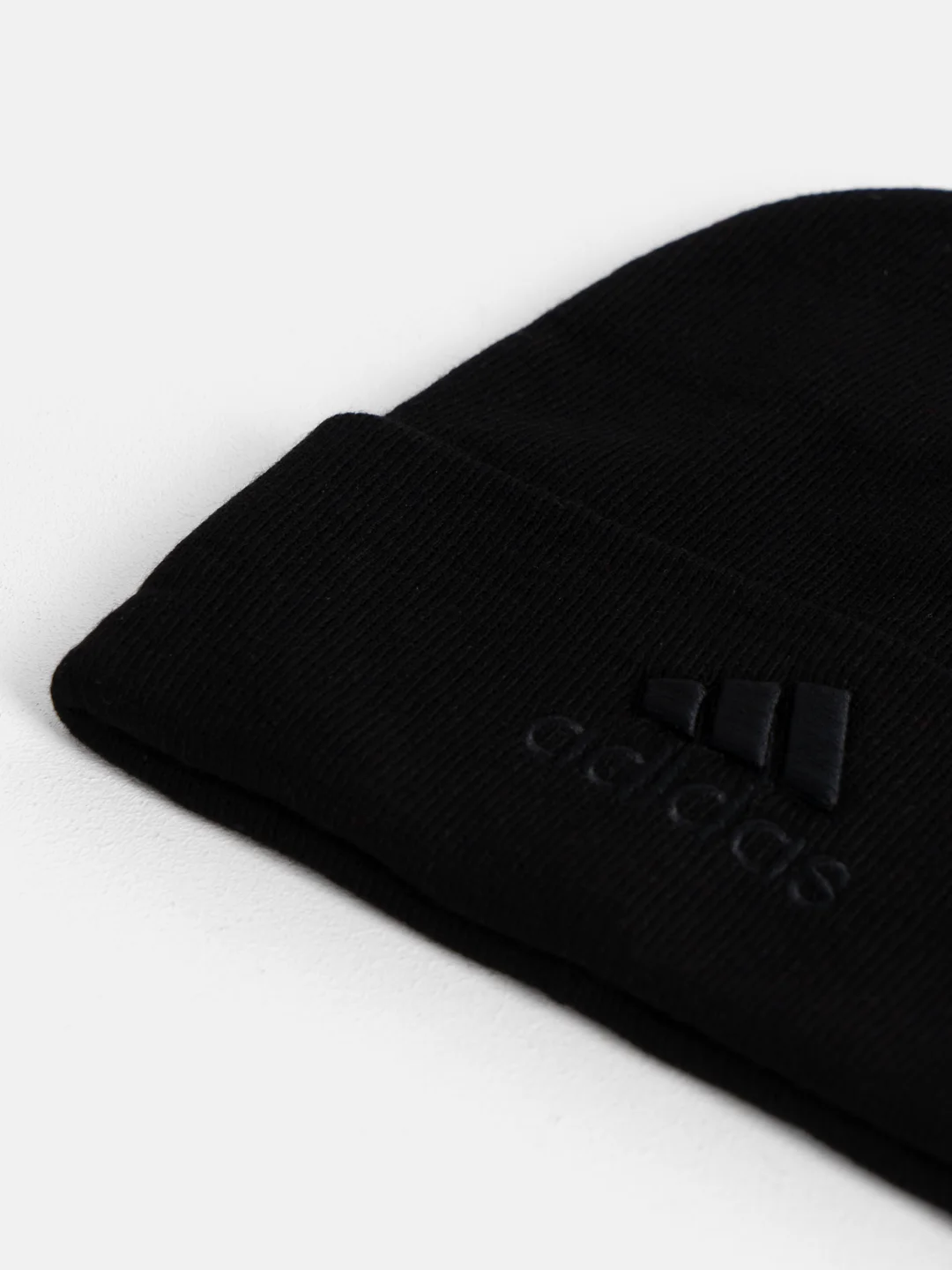 Черный шапка мужская двухслойная трикотажная с нашивкой Адидас (Adidas)