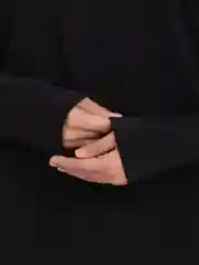 Черный лонгслив женский