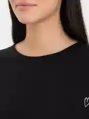Черный лонгслив женский