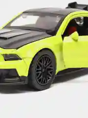 Желтый металлическая коллекционная машинка Ford Mustang