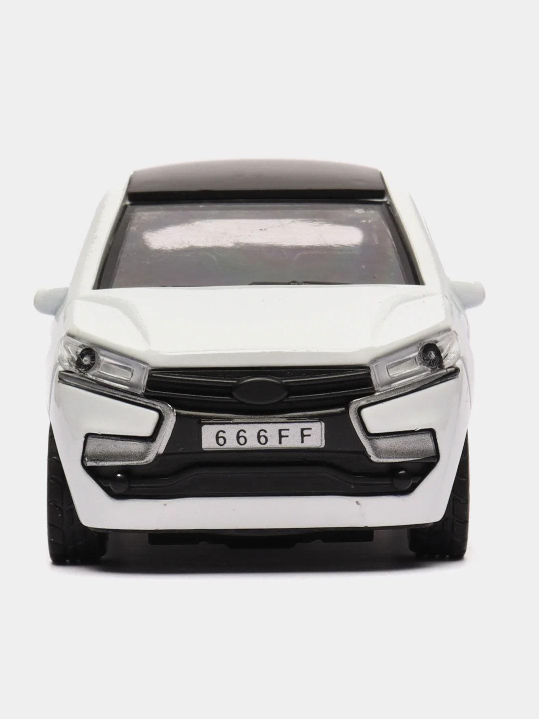 Белый металлическая коллекционная машинка LADA XRAY