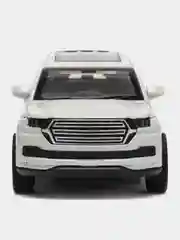 Белый металлическая коллекционная машинка Toyota Land Cruiser 300