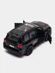 Черный металлическая коллекционная машинка Toyota Land Cruiser 300