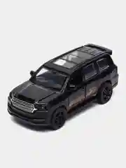 Черный металлическая коллекционная машинка Toyota Land Cruiser 300