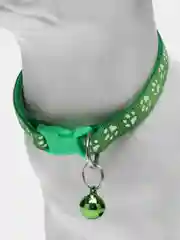 Зеленый ошейник для кошек и собак с колокольчиком / ошейник с принтом "Лапки"