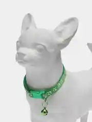 Зеленый ошейник для кошек и собак с колокольчиком / ошейник с принтом "Лапки"