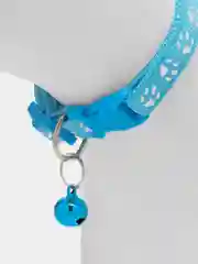 Голубой ошейник для кошек и собак с колокольчиком / ошейник с принтом "Лапки"