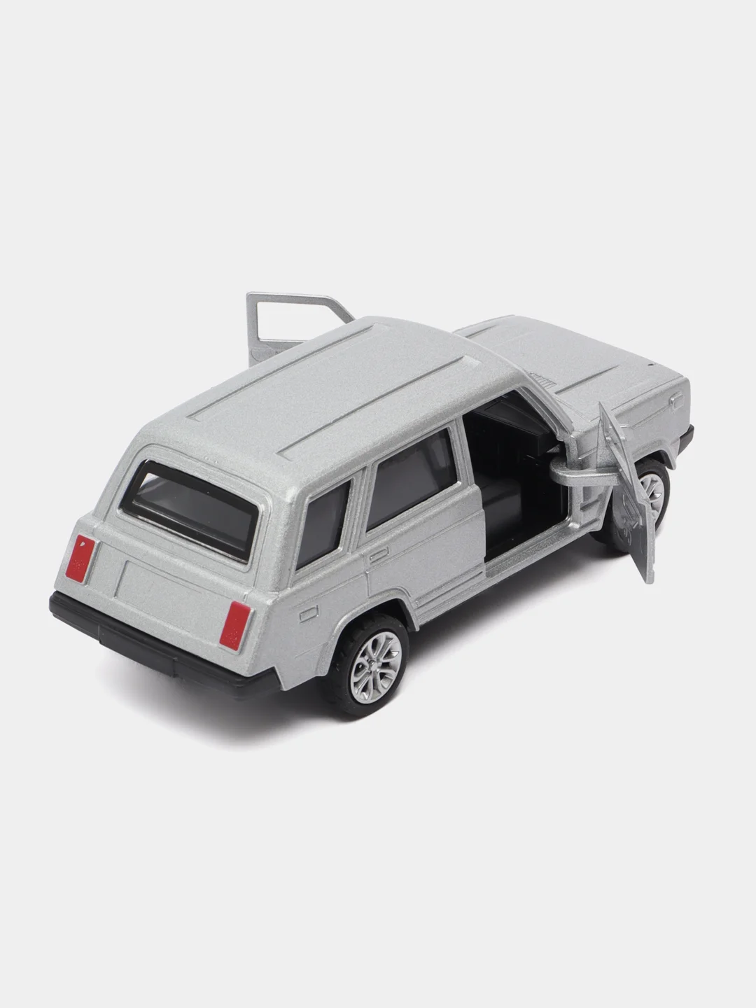 Серебряный металлическая коллекционная машинка LADA (ВАЗ) 2104