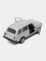Серебряный металлическая коллекционная машинка LADA (ВАЗ) 2104