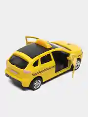Желтый металлическая коллекционная машинка LADA XRAY