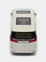 Белый коллекционная машина модель Toyota Alphard (Альфард), 20 см, 1:24