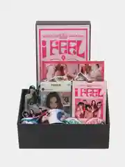Розовый подарочный набор K-pop карточек Stray Kids (Стрей Кидс) и Black Pink (Блэк Пинк), 8 марта