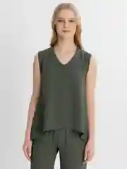 Зеленый женский костюм летний