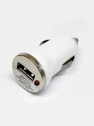 Белый автомобильное зарядное устройство USB