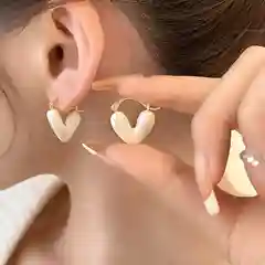 Белый серьги "Сердечки", женские