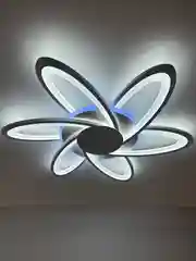 Белый люстра светодиодная потолочная с пультом управления, 152W, до 18 кв. м