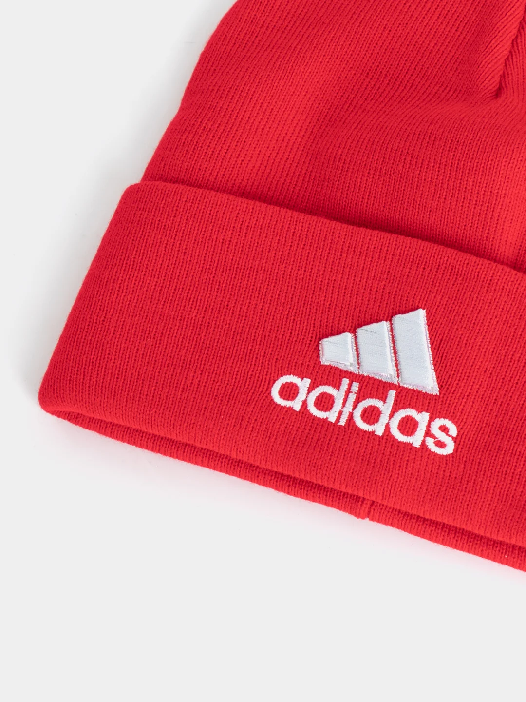 Красный шапка женская двухслойная трикотажная с нашивкой Адидас (Adidas)