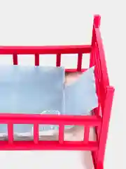 Кроватка для кукол люлька качалка в подарочной коробке