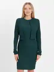 Зеленый женский костюм