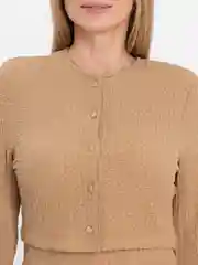 Бежевый женский костюм