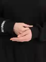 Черный женский свитшот
