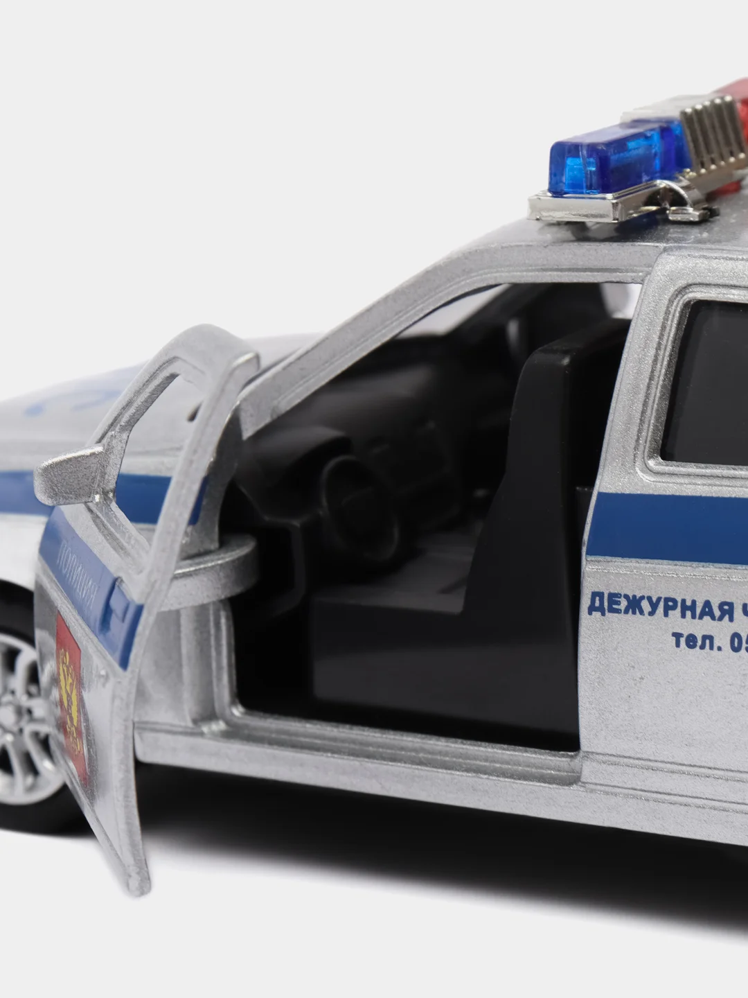 Серебряный металлическая коллекционная машинка Лада Приора
