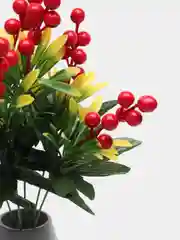 Багровый букет из искусственных цветов, ягодки, высота 40 см