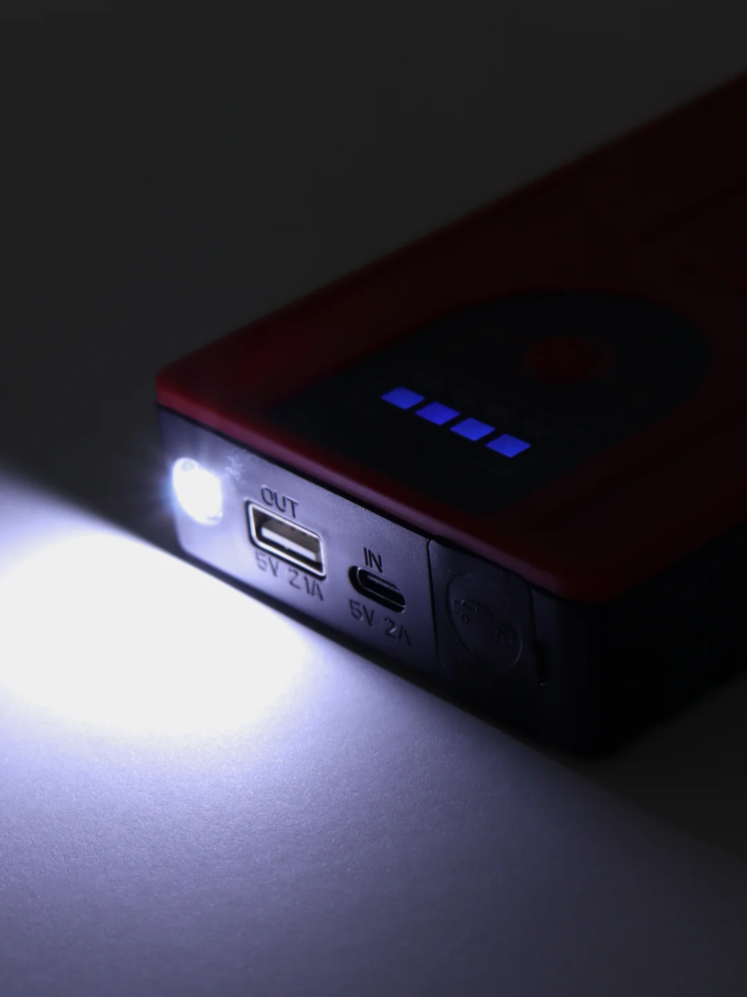 Пусковое устройство для автомобиля Бустер,Jump starter, 8000 мА/ч
