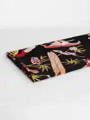 Черный платок шелковый