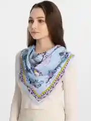 Небесно-голубой платок шелковый