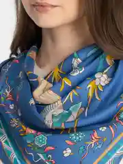 Лазурный платок шелковый
