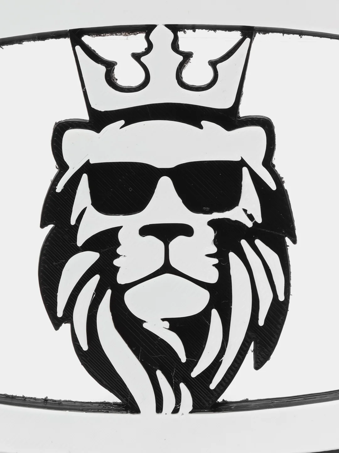 Эмблема для авто ВАЗ KING v.2 белая, на двухстороннем скотче
