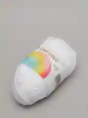 Белый пряжа Пехорка Детская новинка, 100% акрил, 50 г, 200 м